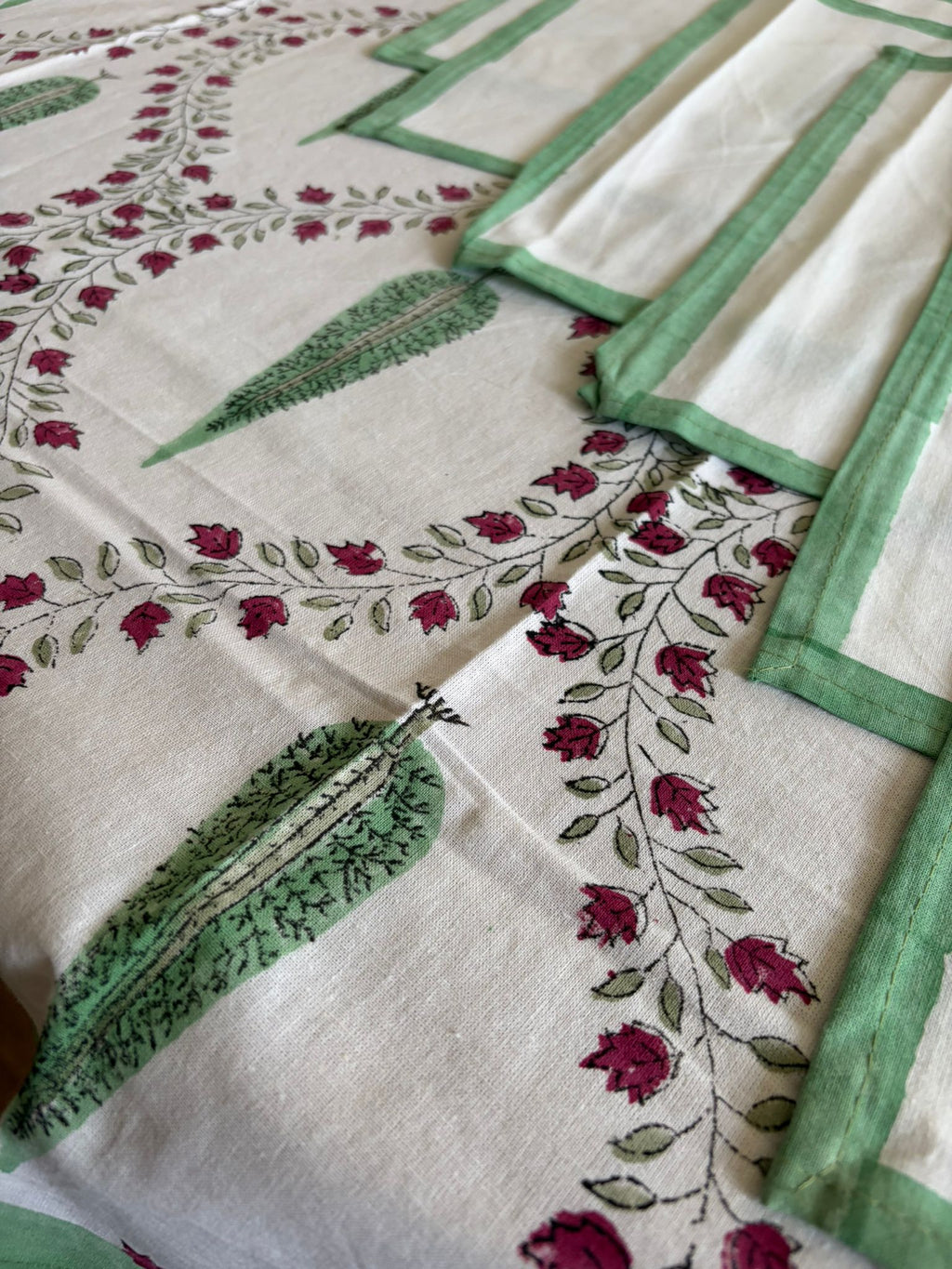 Cyprus and Rose Hand Block Tablecloth Set