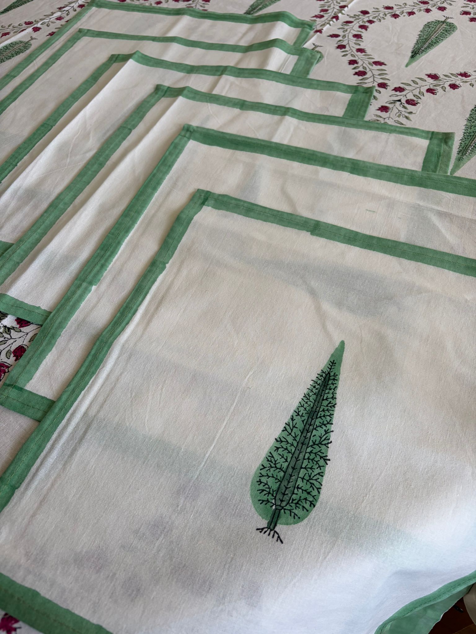 Cyprus and Rose Hand Block Tablecloth Set