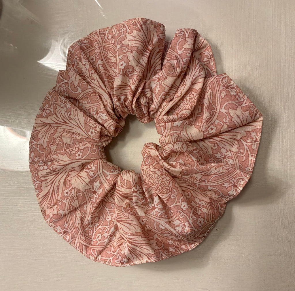 The William Morris Collection Hair Scrunchie: Arcadia - Pink