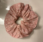 The William Morris Collection Hair Scrunchie: Arcadia - Pink