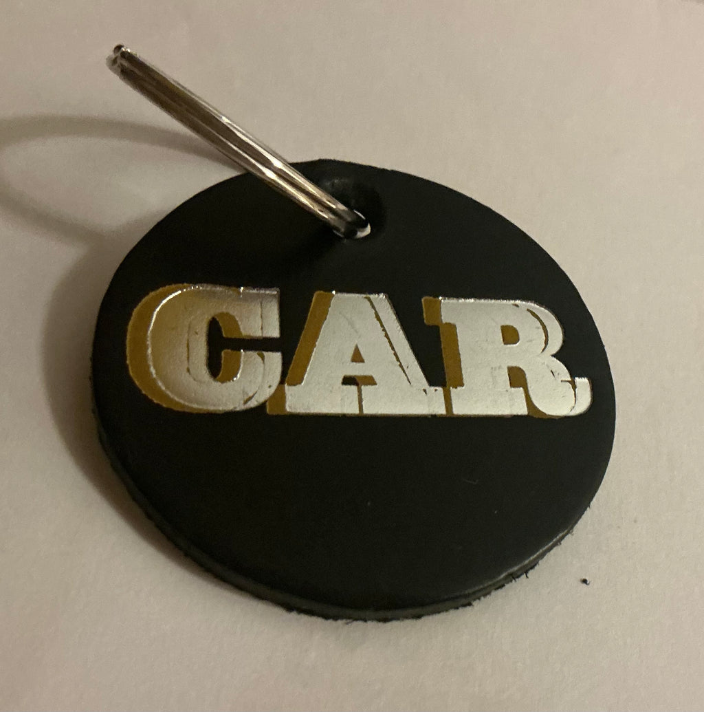 Leather keyring with metallic -car