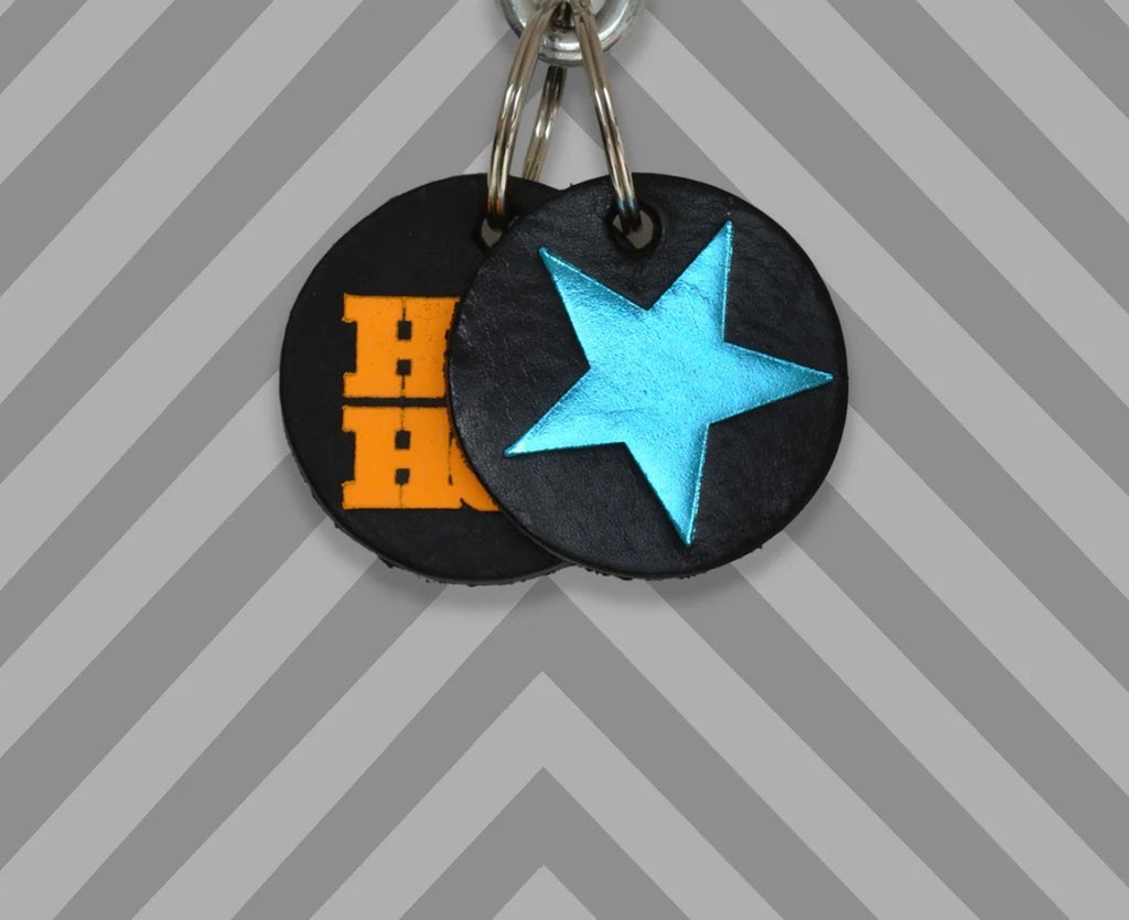 Leather key ring with turquoise metallic star